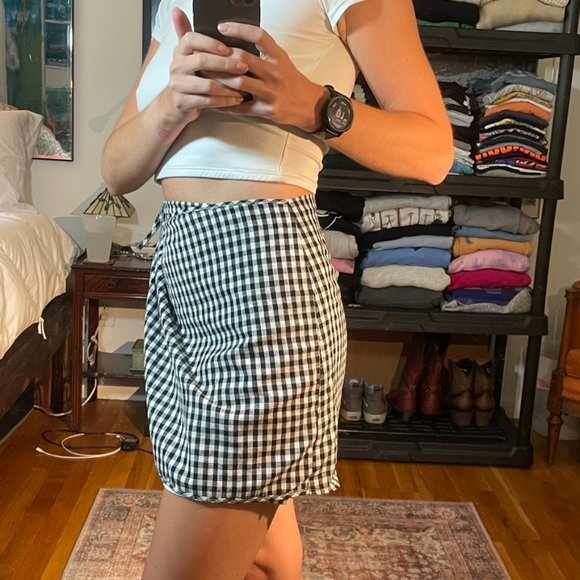 Honey Punch Black/white Gingham Side Tie Wrap Skirt - Picture 7 of 8